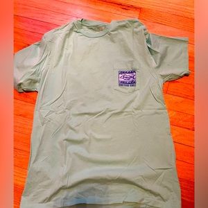 NEW Mens Vineyard vines green t shirt size Medium fish